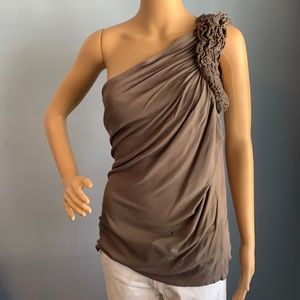 One Shoulder ruffled top. Med
